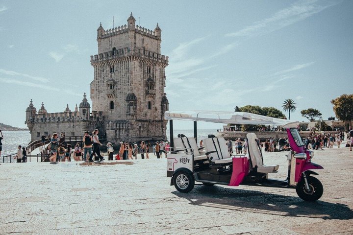 2 Hour Lisbon Private Guided Tour in a Tuk Tuk, photograph 1