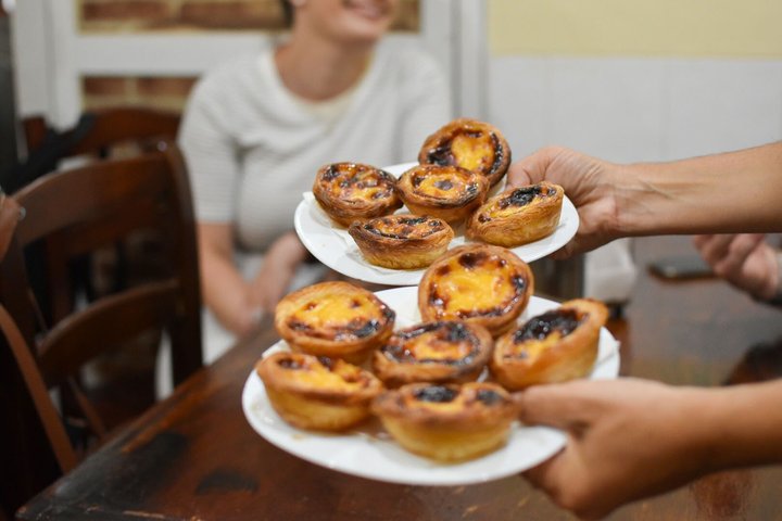 Lisbon Small-Group Food Tour with 18 Tastings in Alfama District, photograph 2