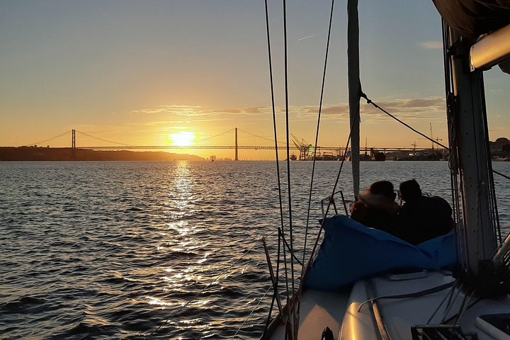Lisbon sailing tours