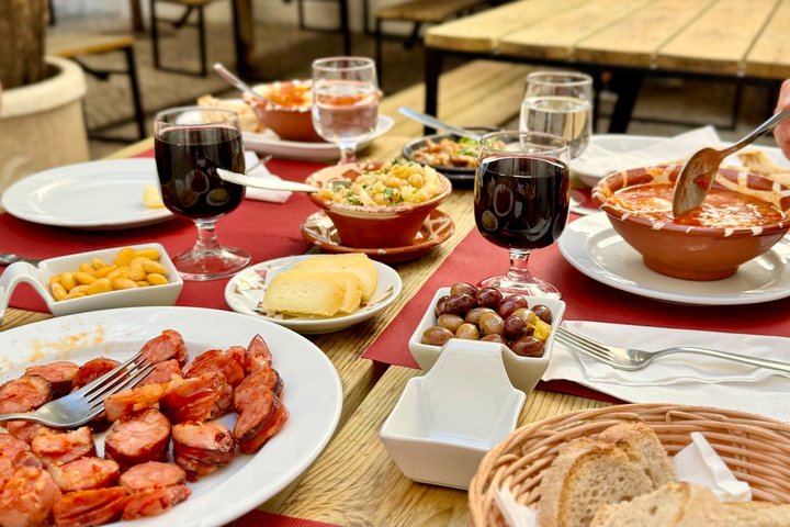 The Famous Lisbon Foodie Walk: 18 Local Tastings & Wines, photograph 2