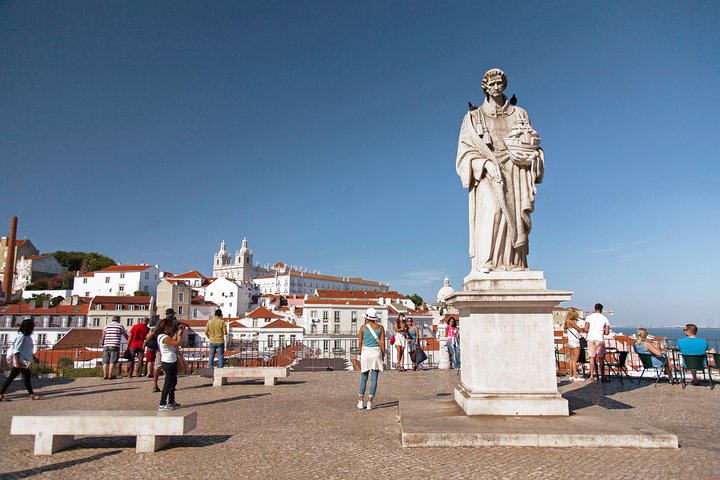 Lisbon Highlights Private Tour with Van and Local Guide 4H, photograph 4