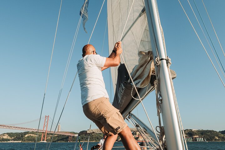 Lisbon Small Group 2h Sunset Sailing- Live Commentary & a Drink, photograph 5