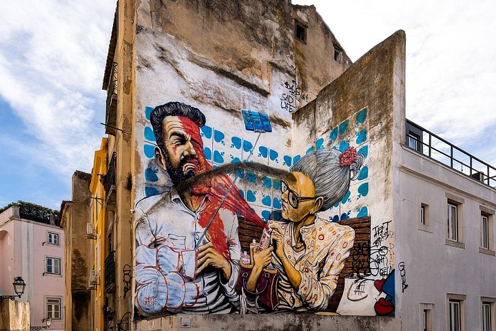 Lisbon Street Art Walk by local Street Art Collective, photograph 6